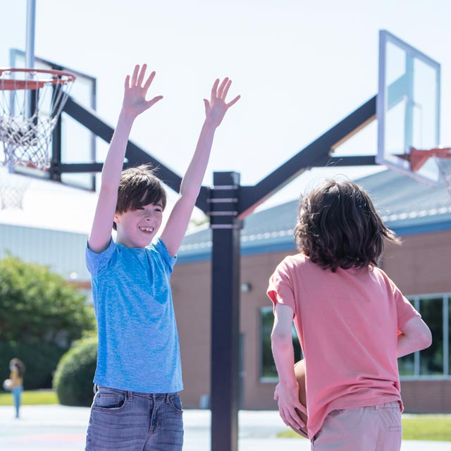 Common Questions-kids play basketball